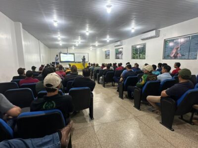 Prefeitura de São Miguel do Guaporé realiza curso de Operação de Recolhedeira de Café em parceria com a Câmara de Vereadores